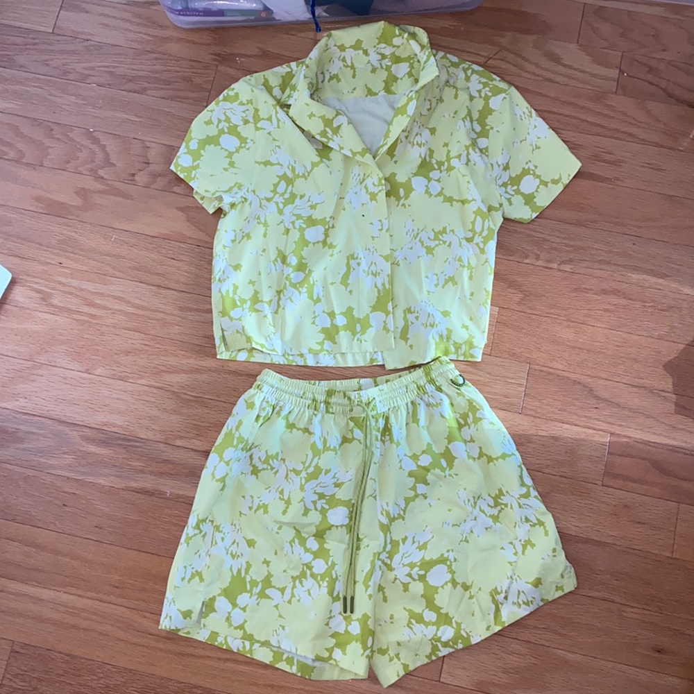 Outdoor voices top/shorts set